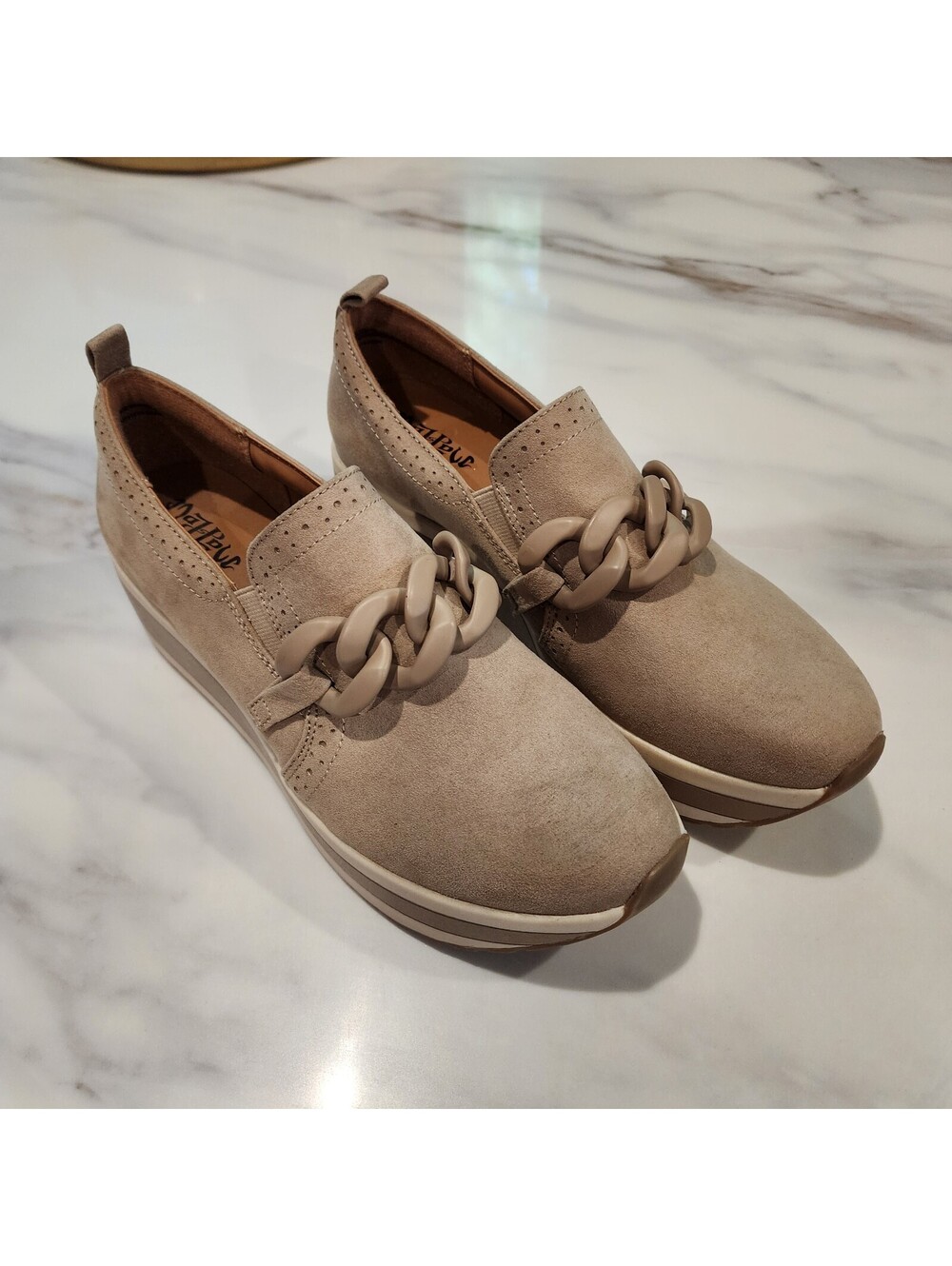 New Mad Love Taupe Suede Chain Platform Wedge Shoes Size 9.5